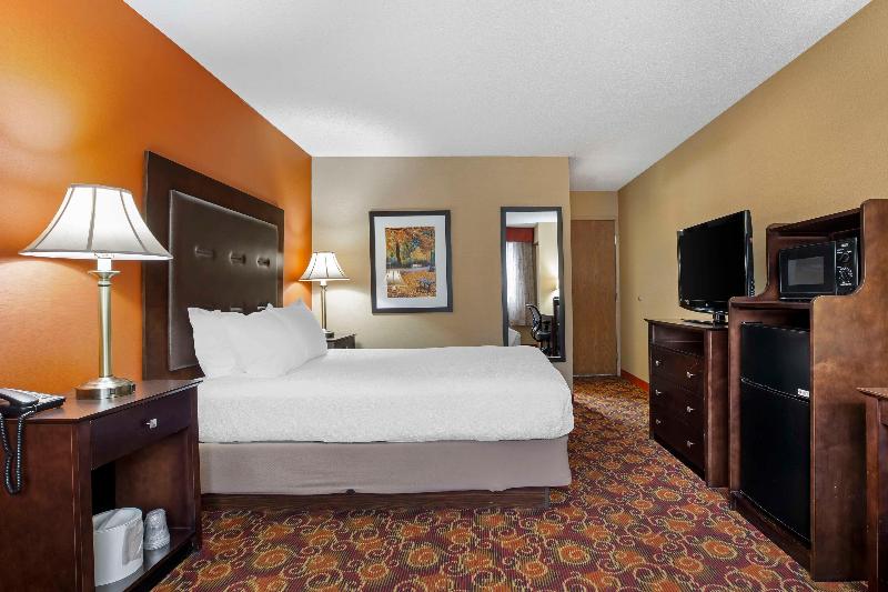 Best Western The Inn At Sharon/Foxboro image