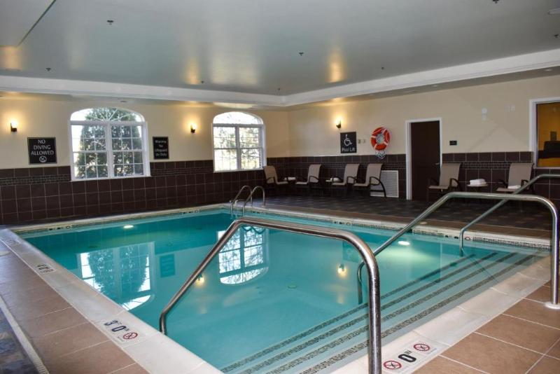 Best Western Plus Easton Inn & Suites image