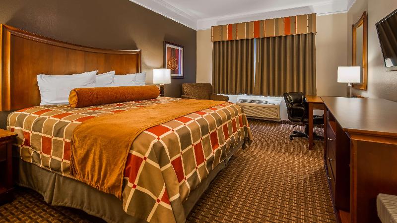 Best Western Plus Easton Inn & Suites image