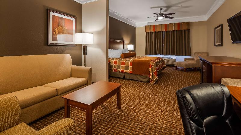 Best Western Plus Easton Inn & Suites image