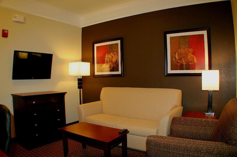 Best Western Plus Easton Inn & Suites image