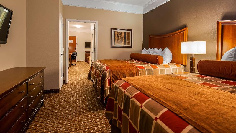 Best Western Plus Easton Inn & Suites image