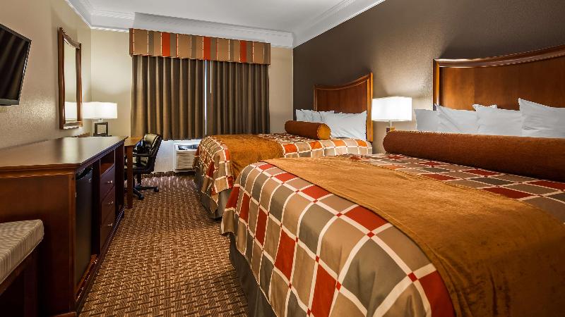 Best Western Plus Easton Inn & Suites image