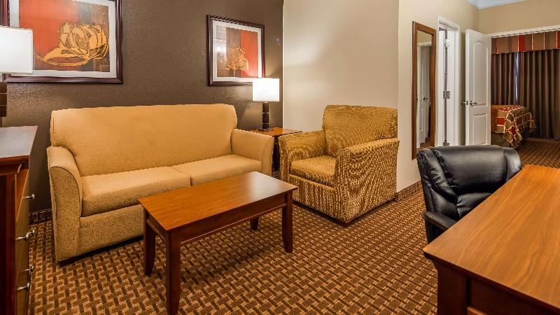 Best Western Plus Easton Inn & Suites image