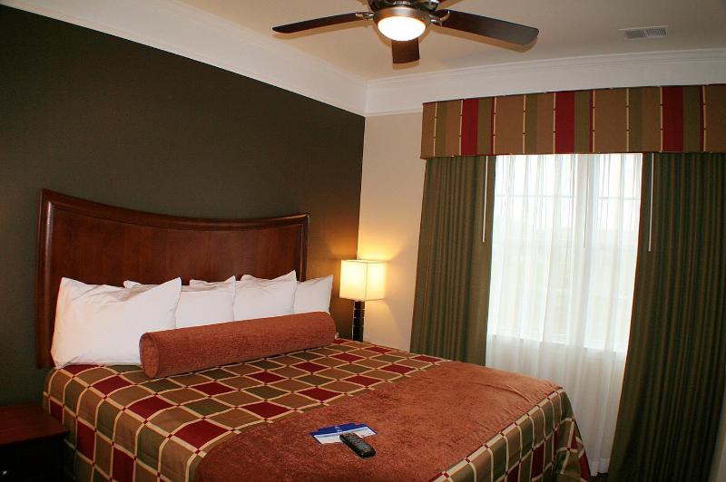 Best Western Plus Easton Inn & Suites image