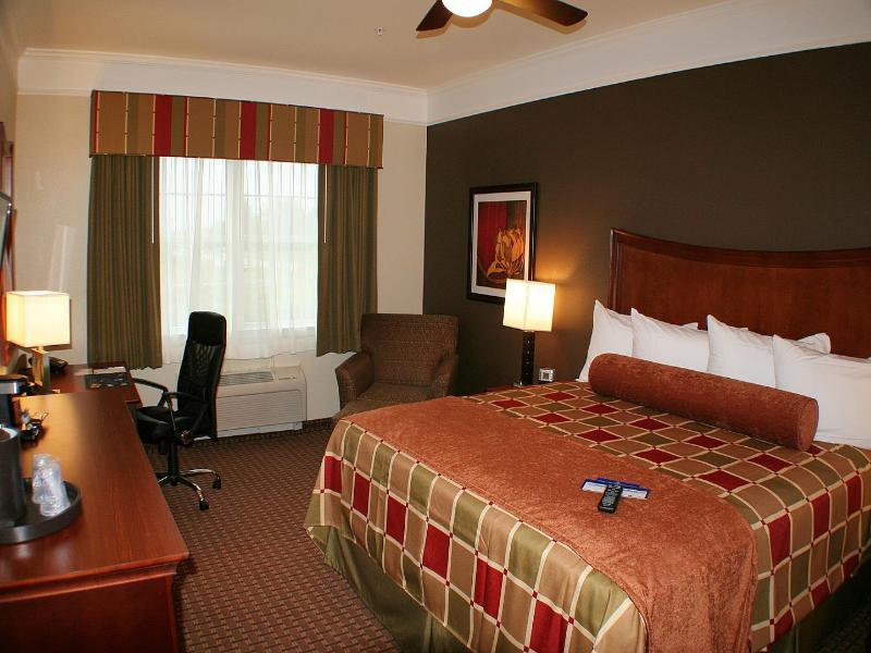 Best Western Plus Easton Inn & Suites image