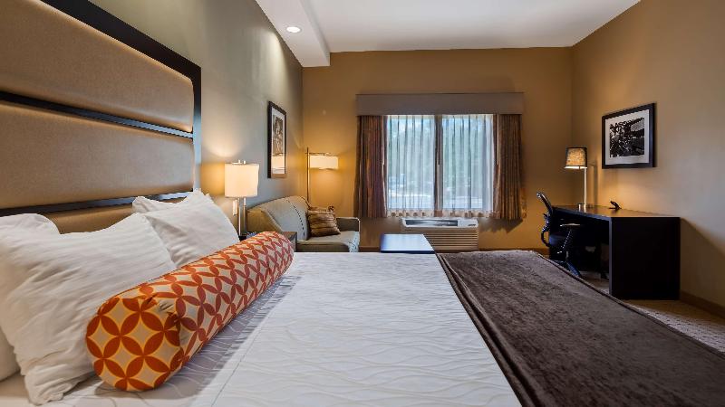 Best Western Plus College Park Hotel image