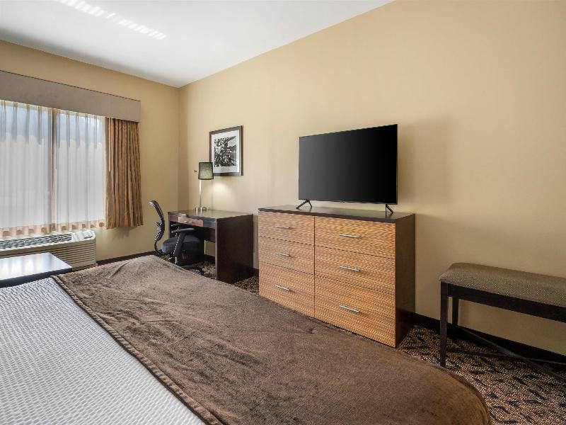 Best Western Plus College Park Hotel image
