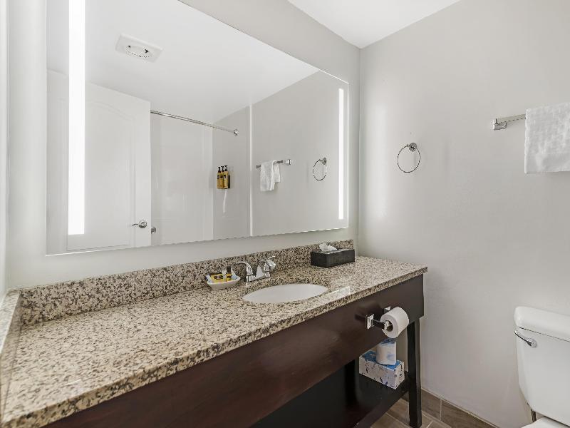 Best Western Plus Brunswick Bath image