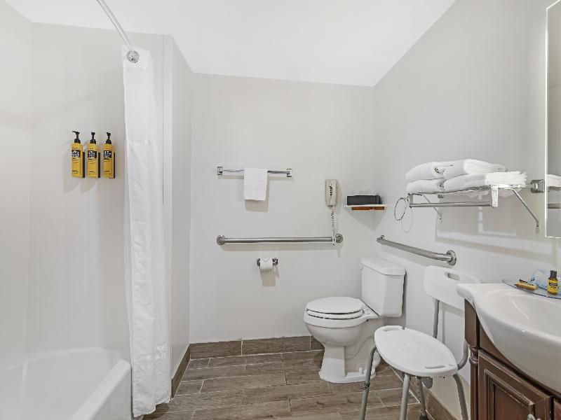 Best Western Plus Brunswick Bath image