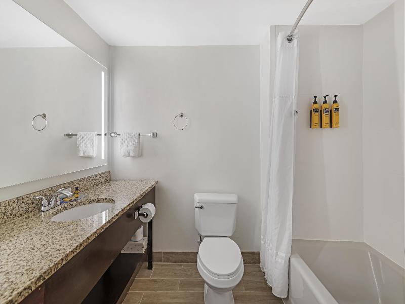 Best Western Plus Brunswick Bath image