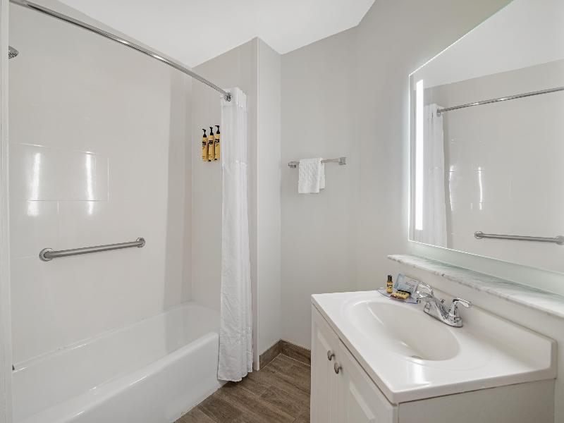 Best Western Plus Brunswick Bath image