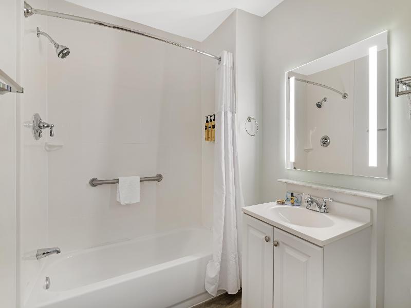 Best Western Plus Brunswick Bath image