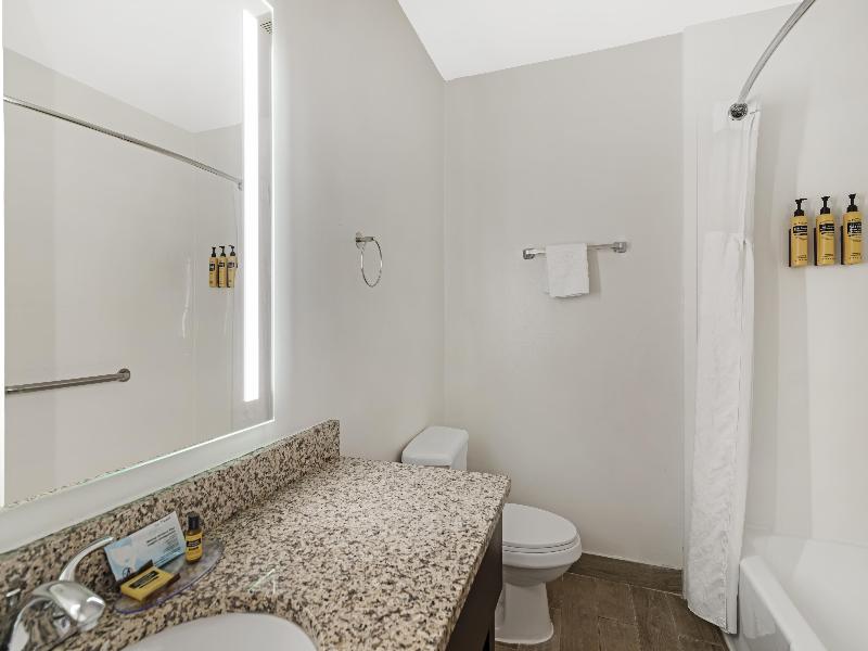 Best Western Plus Brunswick Bath image