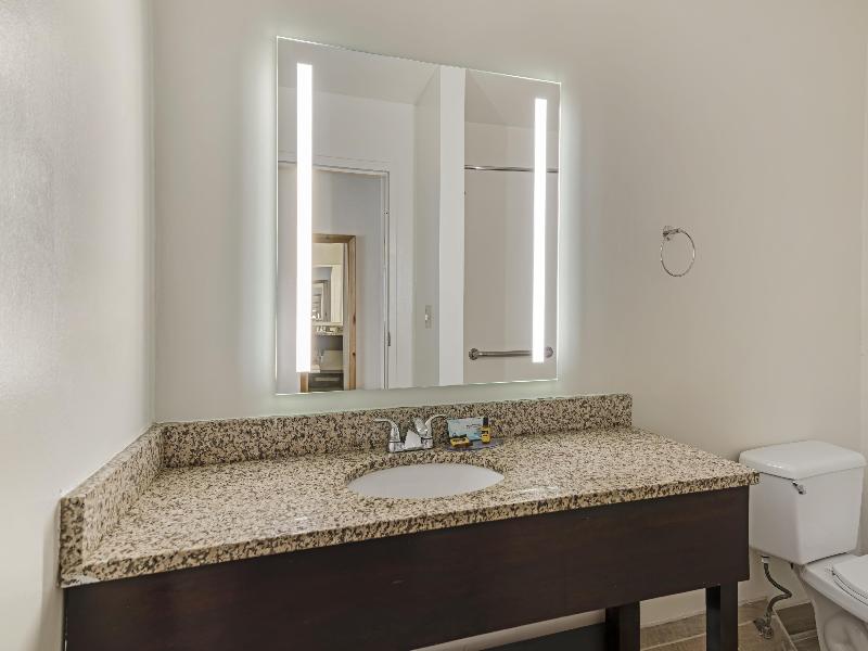 Best Western Plus Brunswick Bath image