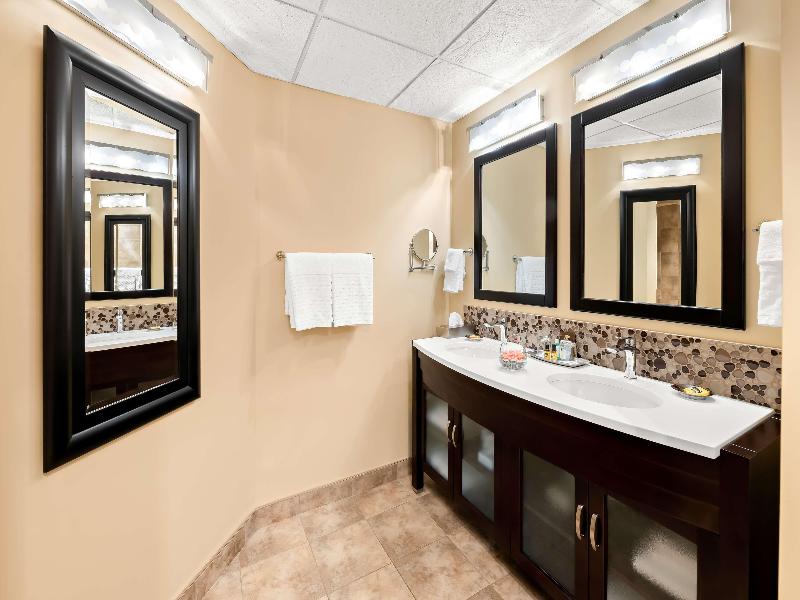 Best Western Plus NorWester Hotel & Conference Cen image