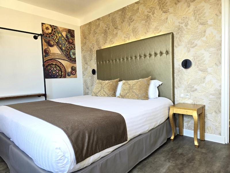 Nyx Hotel image