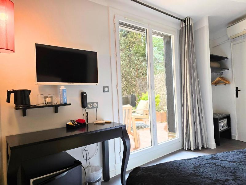 Nyx Hotel image
