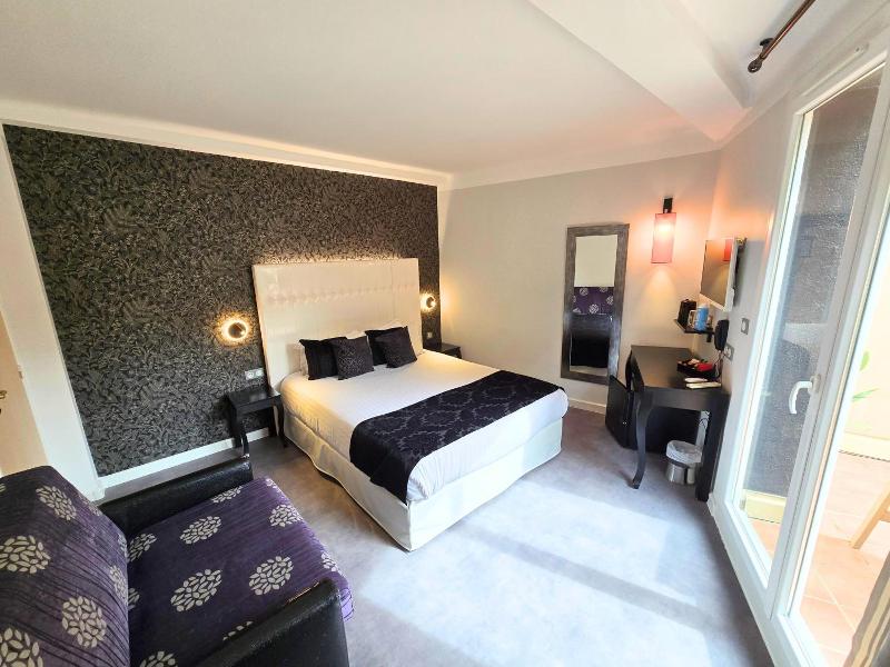 Nyx Hotel image