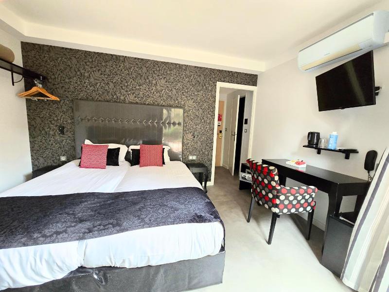 Nyx Hotel image