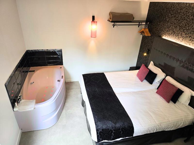 Nyx Hotel image