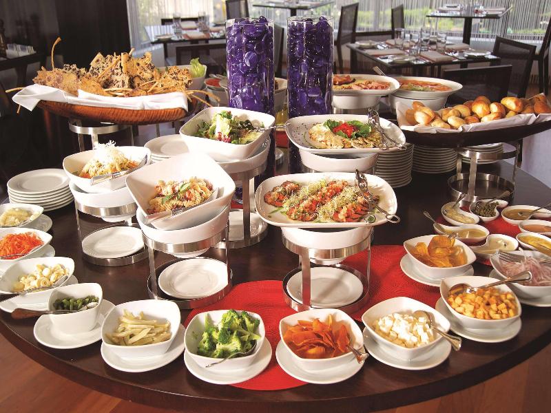 Radisson Decapolis Miraflores image