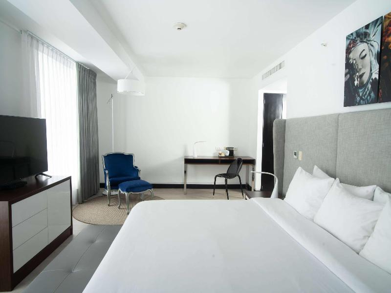 Radisson Decapolis Miraflores image
