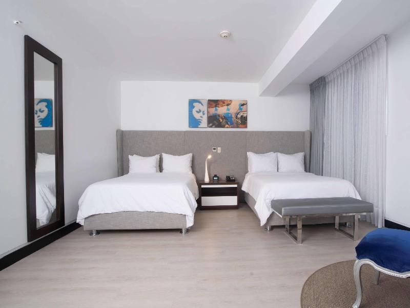 Radisson Decapolis Miraflores image