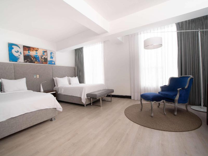 Radisson Decapolis Miraflores image