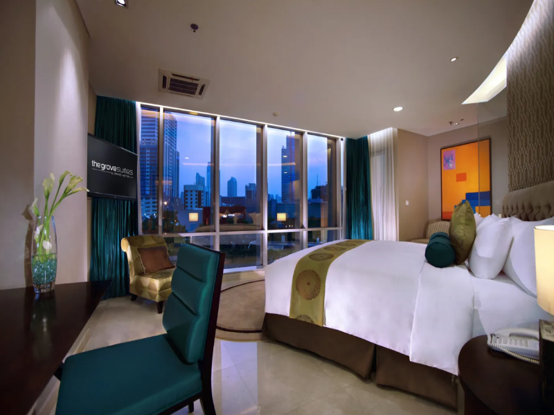 One Bedroom Suite Pool View