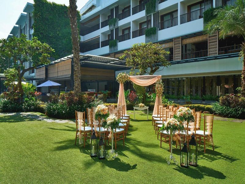 Courtyard Bali Seminyak Resort image