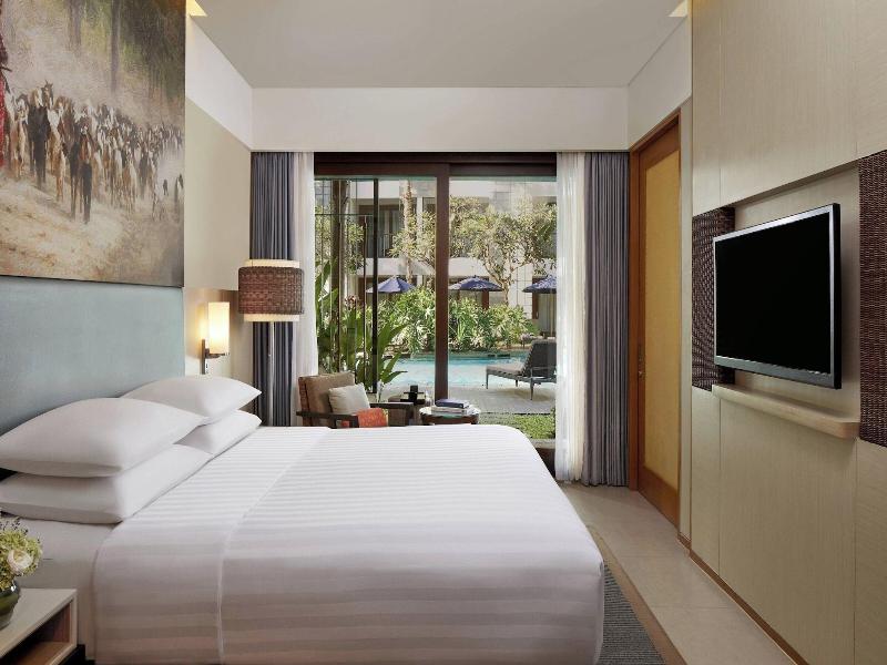 Courtyard Bali Seminyak Resort image