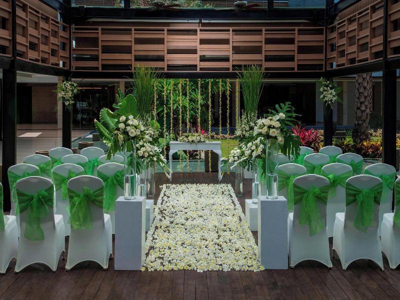 Courtyard Bali Seminyak Resort image