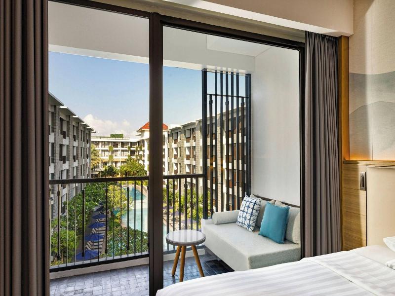 Courtyard Bali Seminyak Resort image