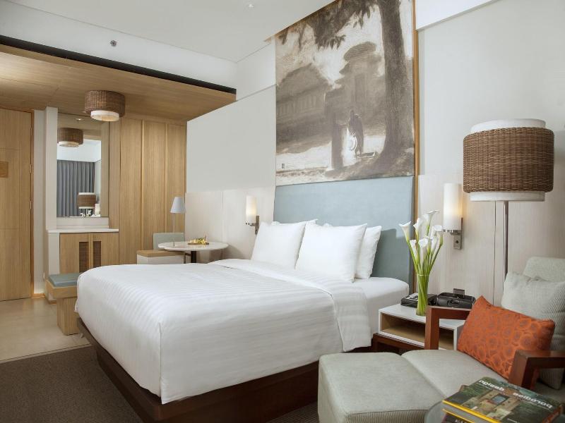 Courtyard Bali Seminyak Resort image