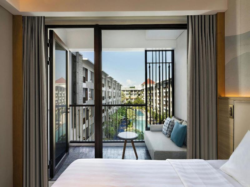 Courtyard Bali Seminyak Resort image