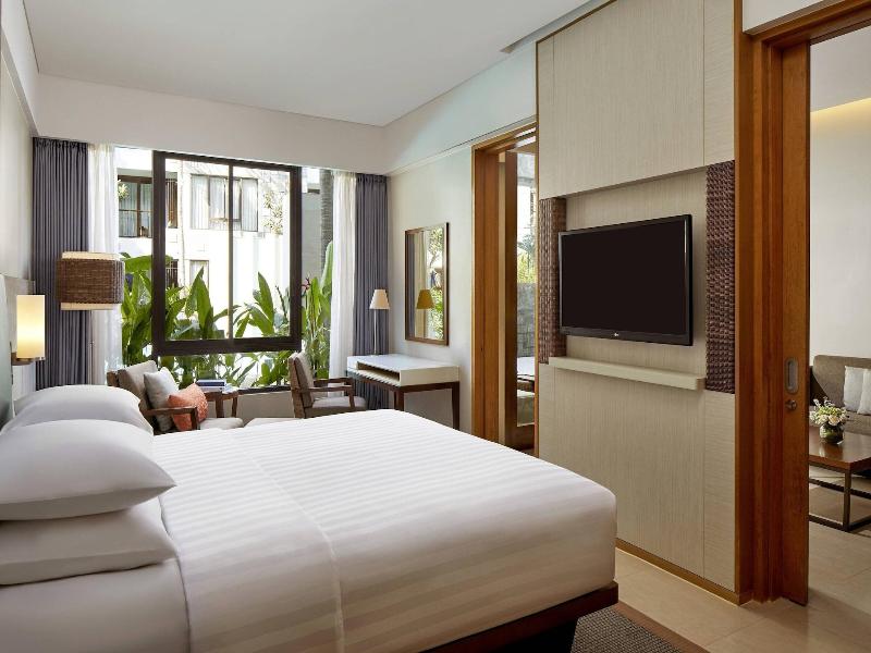 Courtyard Bali Seminyak Resort image