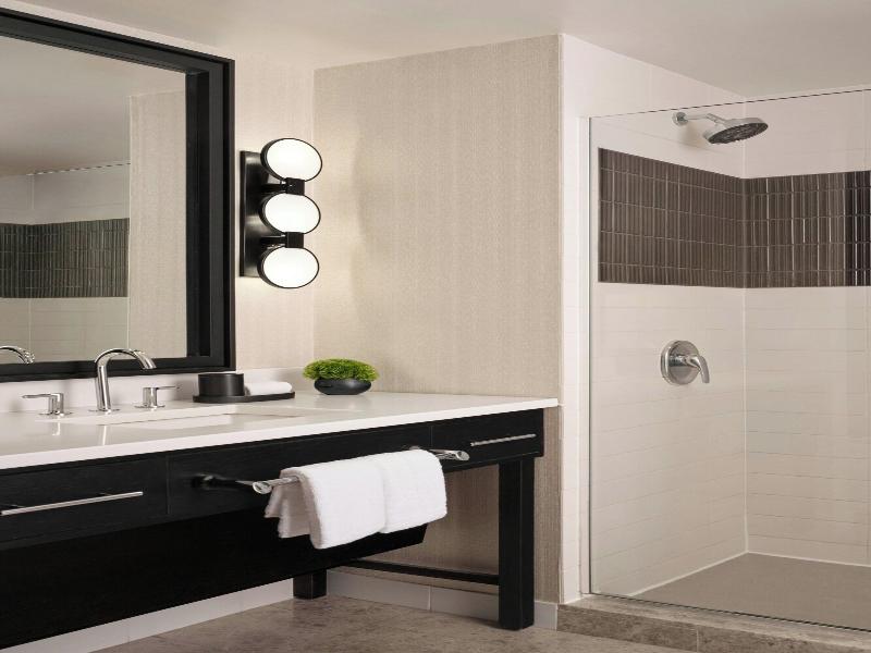 Loews Chicago image