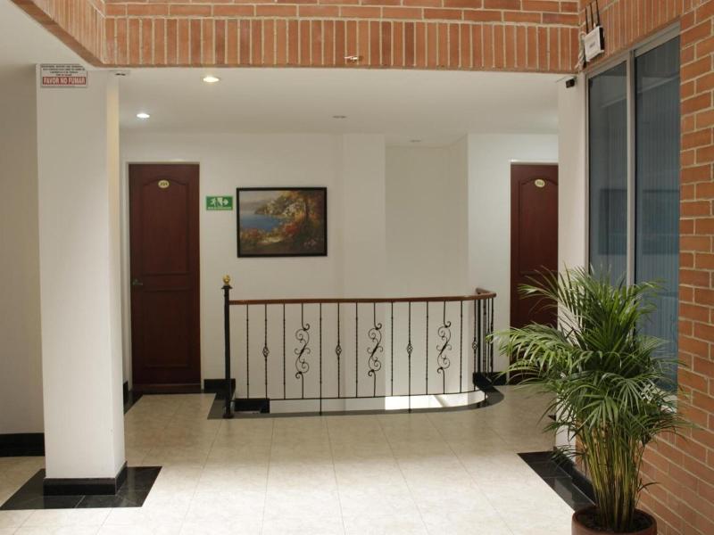 Real Estacion image