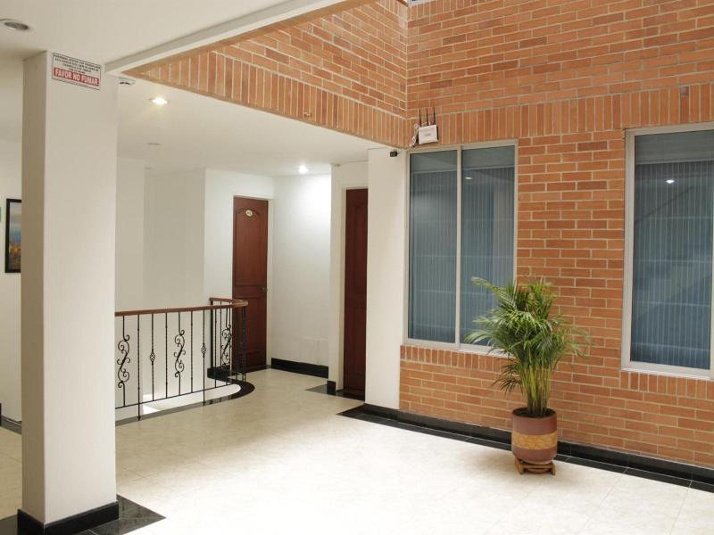 Real Estacion image