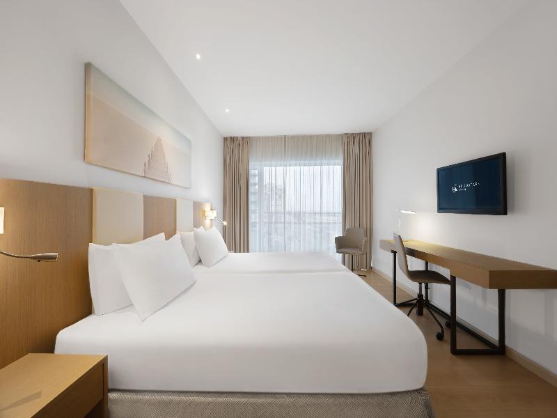 Eurostars Oasis Plaza image