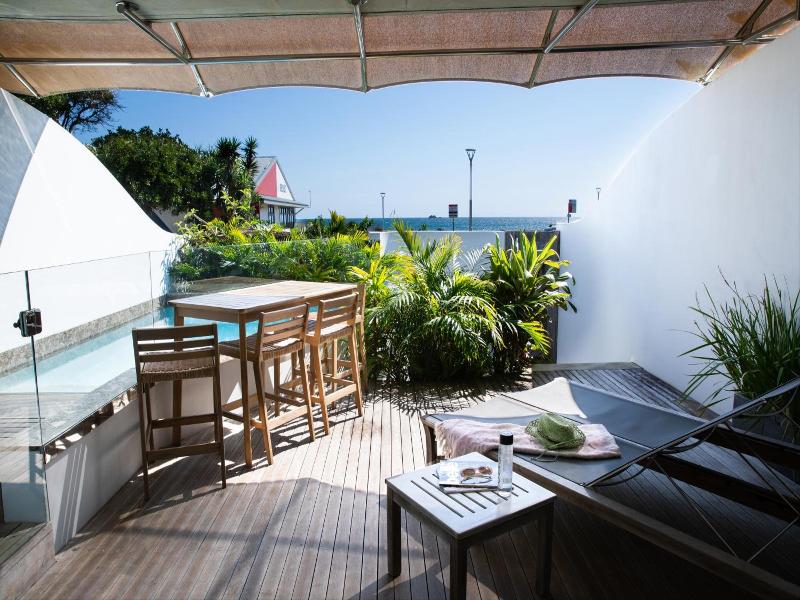 Beach Suites image