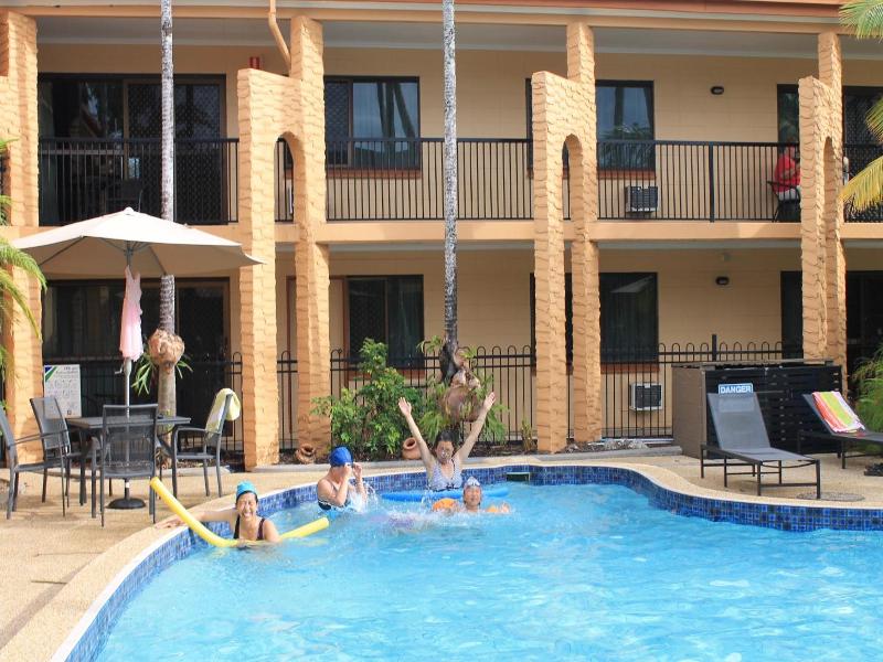 Oasis Inn Apartments image