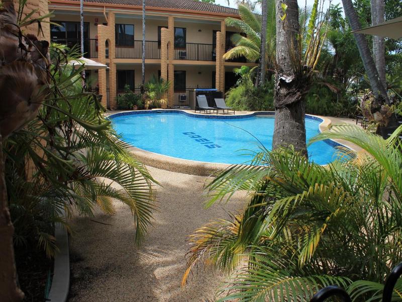 Oasis Inn Apartments image