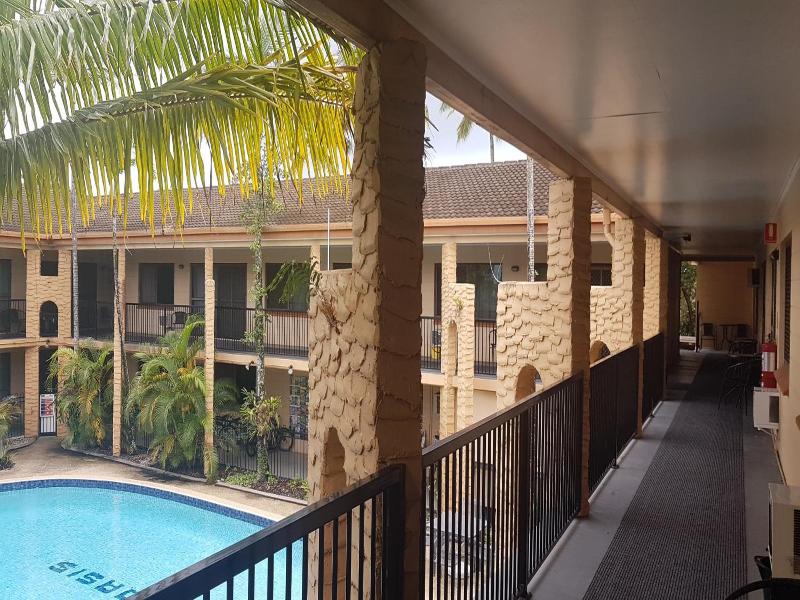 Oasis Inn Apartments image