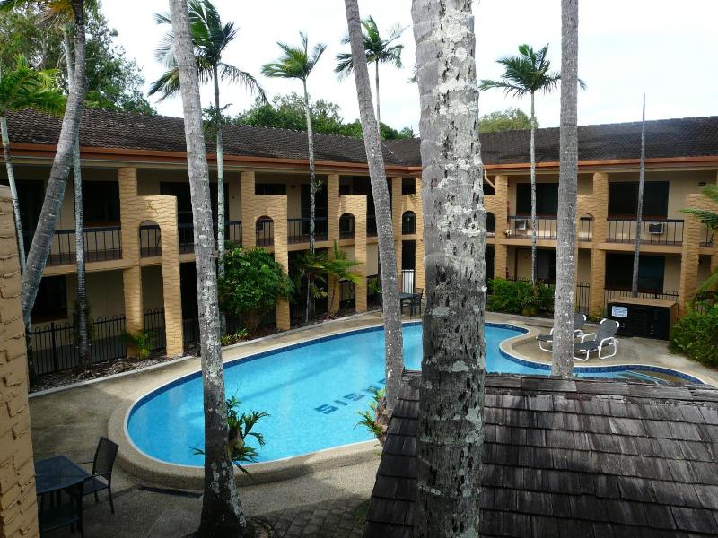 Oasis Inn Apartments image