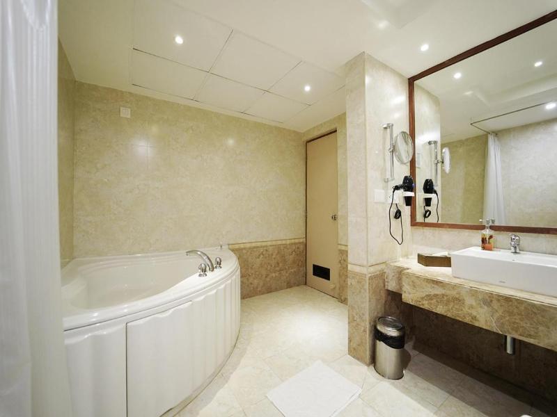 Quality Inn Viha image