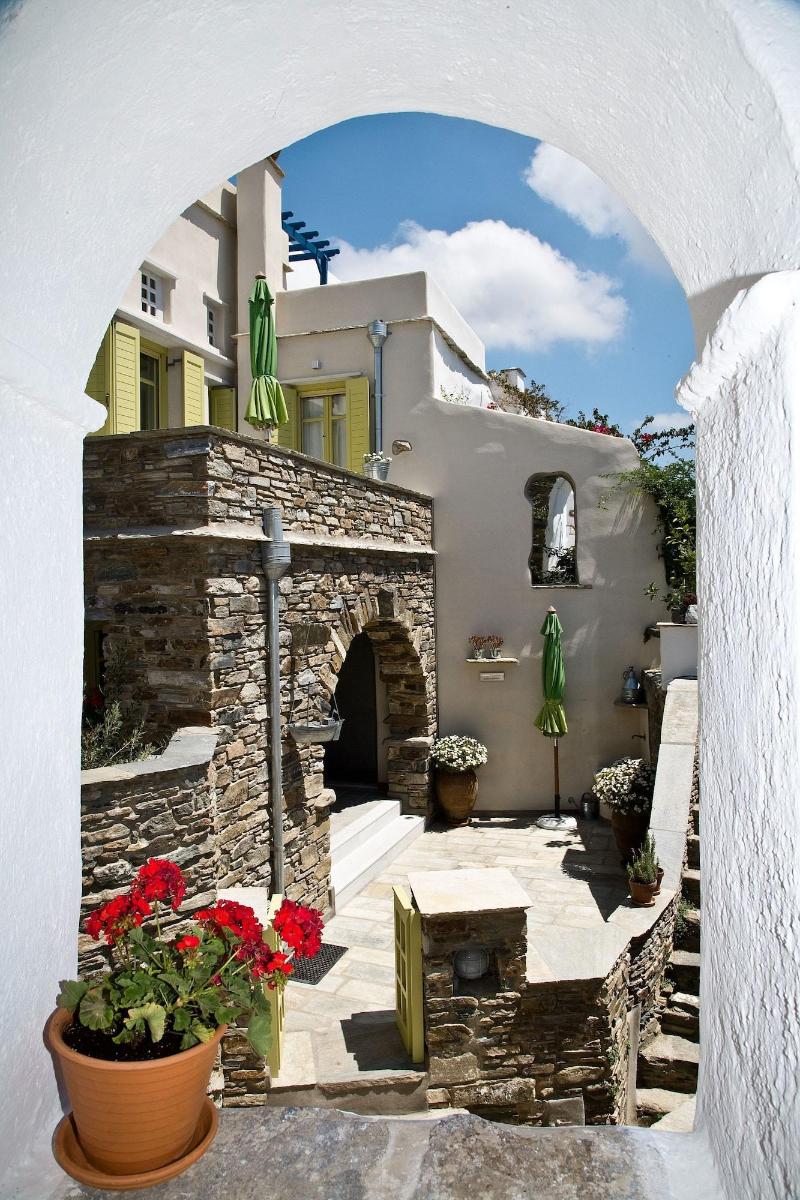 Crossroads Inn image
