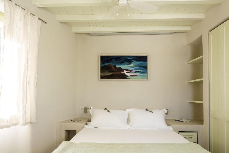 Crossroads Inn image