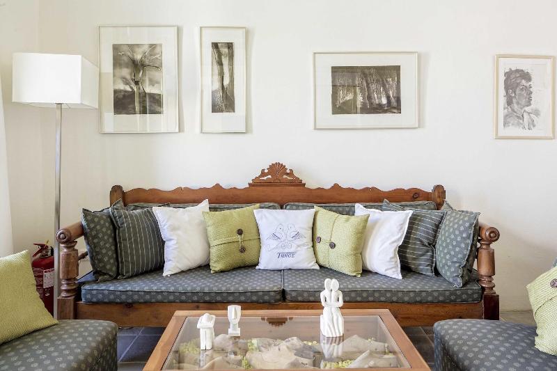 Crossroads Inn image